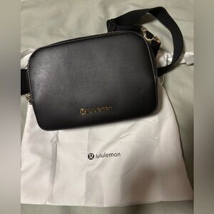 Lululemon Everywhere Belt bag Leather Alternative